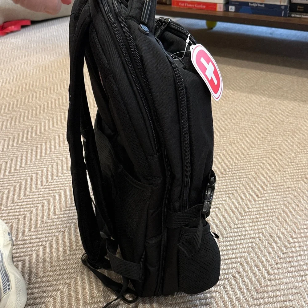 SwissGear Black Laptop Backpack, NWT - Picture 5 of 11